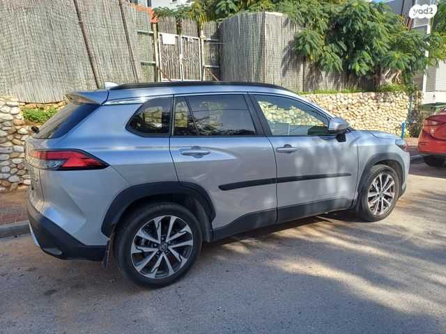 טויוטה קורולה קרוס