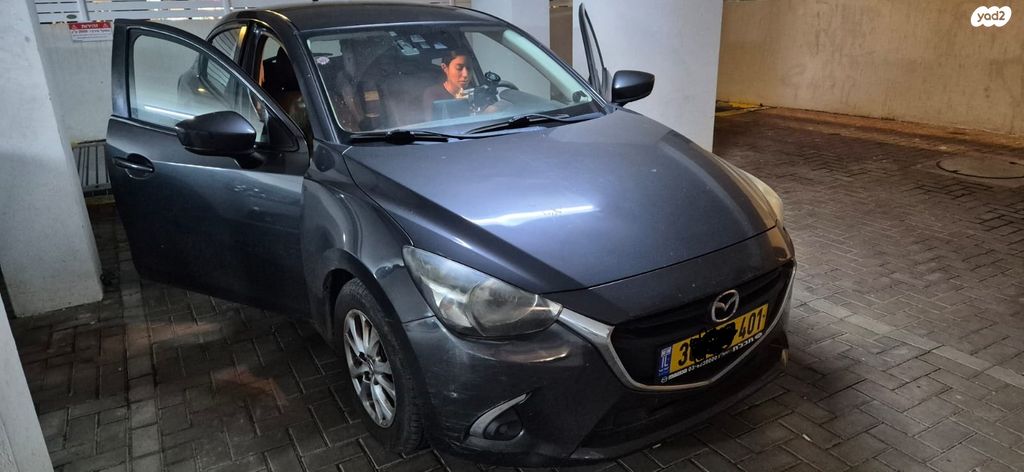 מודעת רכב מאזדה 2