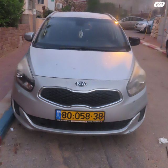 מודעת רכב קיה קארנס