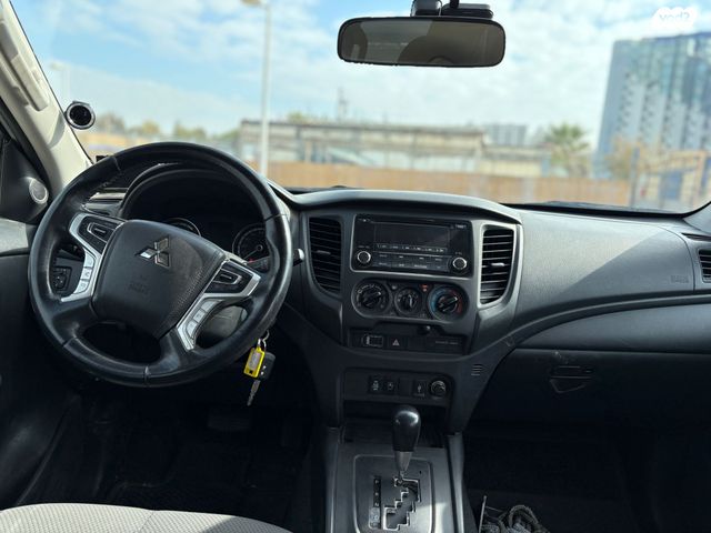 מיצובישי טרייטון / L200