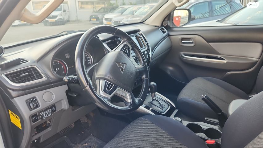 מיצובישי טרייטון / L200