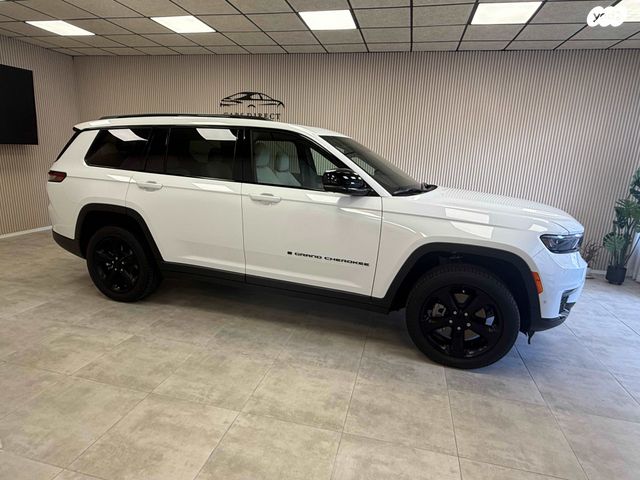 מודעת רכב ג'יפ גרנד צ'ירוקי