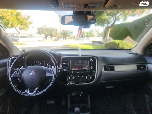 מיצובישי אאוטלנדר