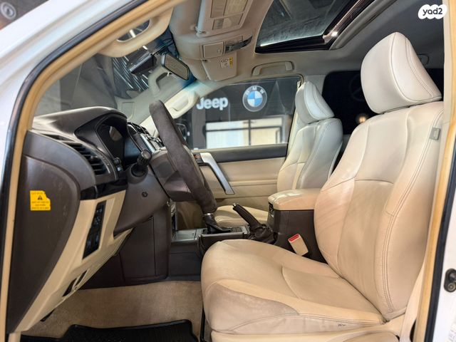 טויוטה לנד קרוזר