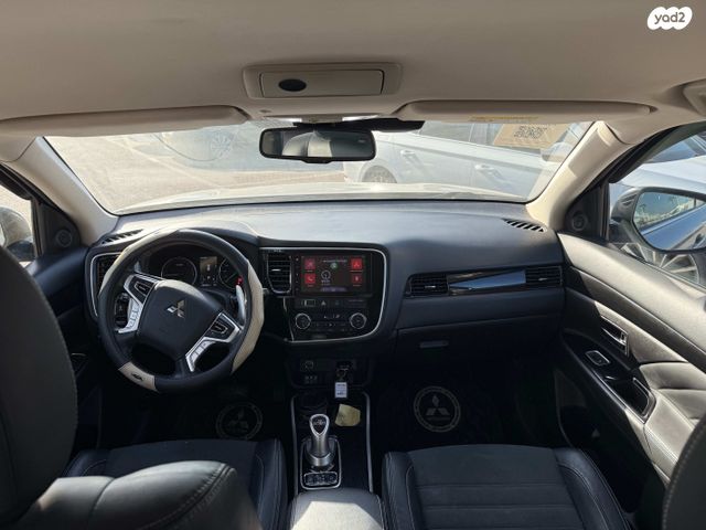 מיצובישי אאוטלנדר