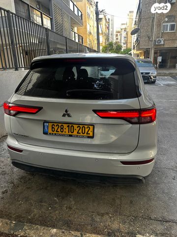 מיצובישי אאוטלנדר