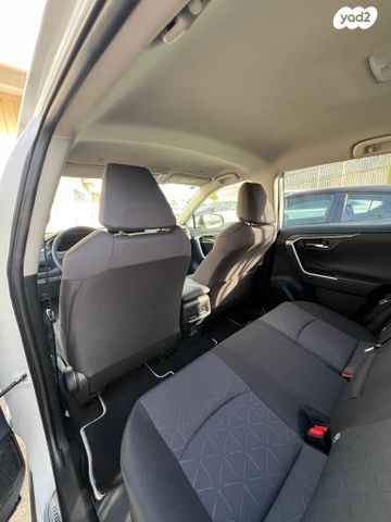 טויוטה RAV4