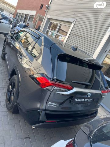 טויוטה RAV4