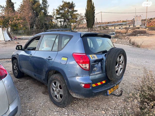 טויוטה RAV4