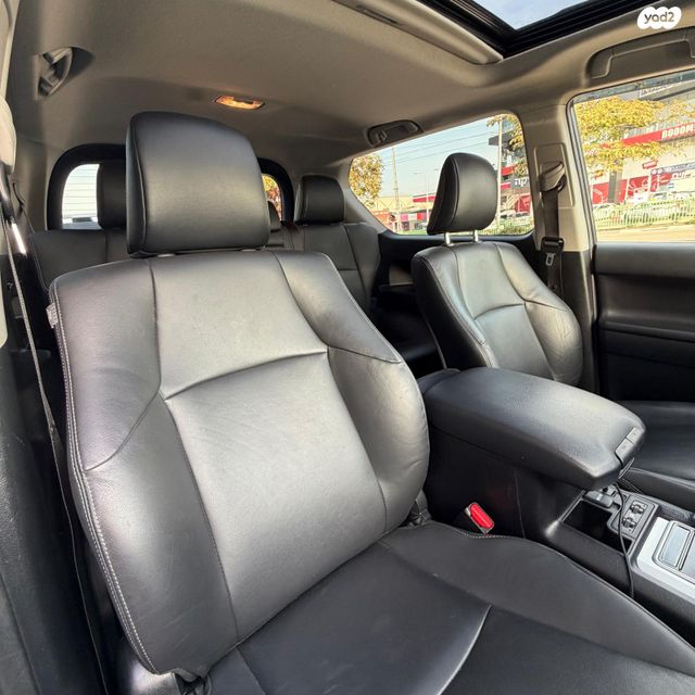 טויוטה לנד קרוזר