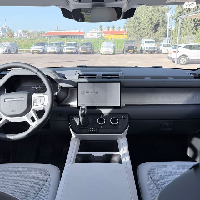 לנד רובר דיפנדר