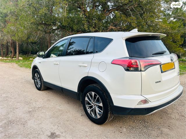 טויוטה RAV4