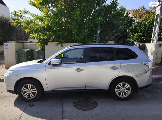 מיצובישי אאוטלנדר