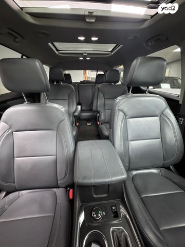 שברולט טראוורס