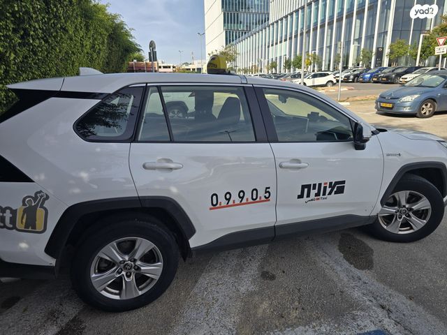 טויוטה RAV4
