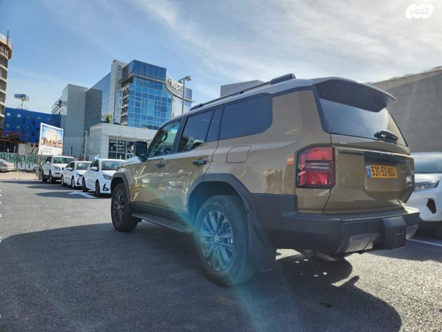 טויוטה לנד קרוזר