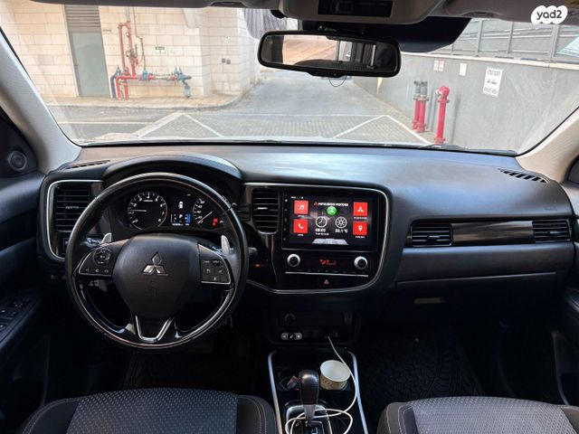 מיצובישי אאוטלנדר