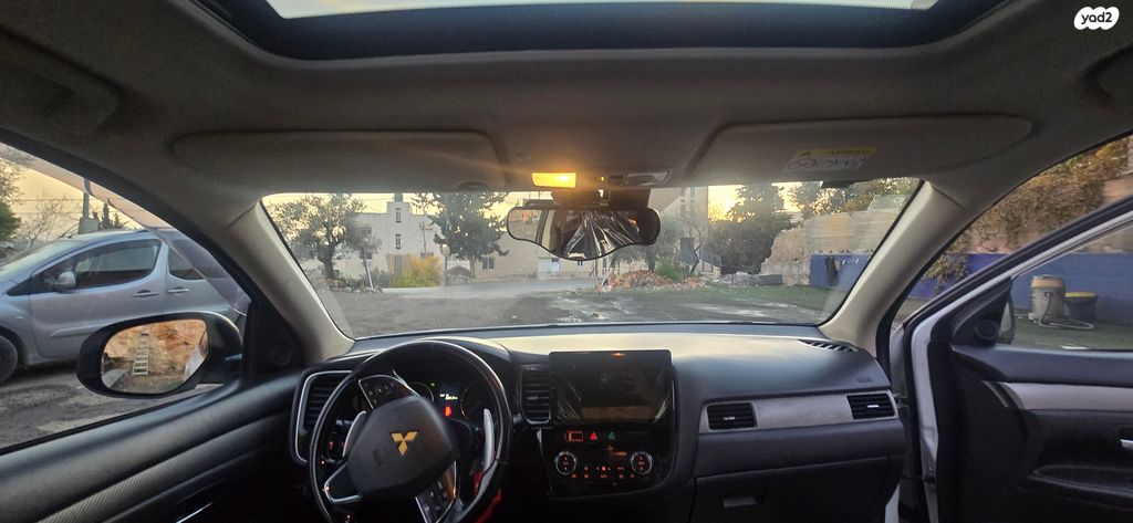 מיצובישי אאוטלנדר