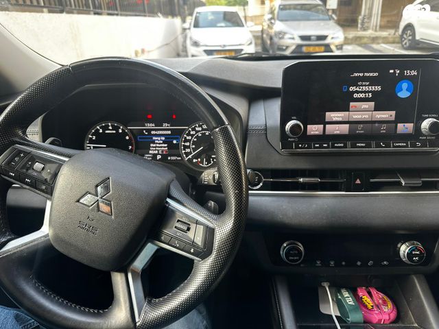 מיצובישי אאוטלנדר