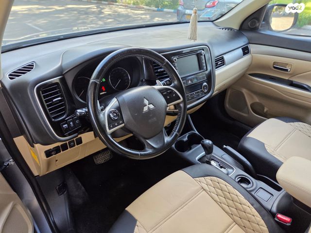 מיצובישי אאוטלנדר