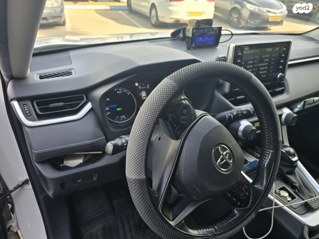 טויוטה RAV4
