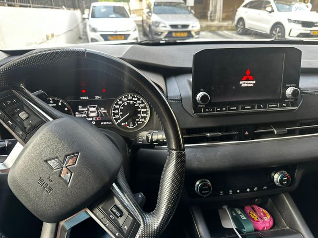 מיצובישי אאוטלנדר