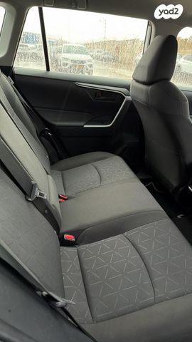 טויוטה RAV4
