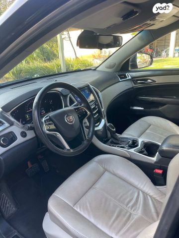 מודעת רכב קאדילק SRX