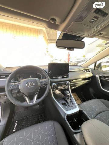 טויוטה RAV4