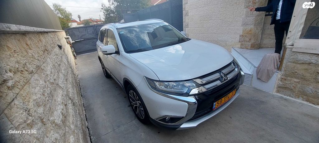 מיצובישי אאוטלנדר