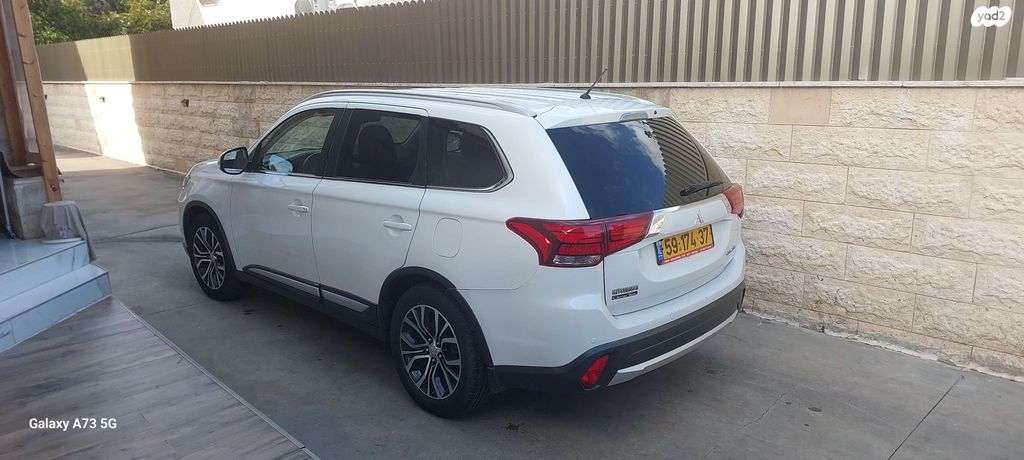 מיצובישי אאוטלנדר