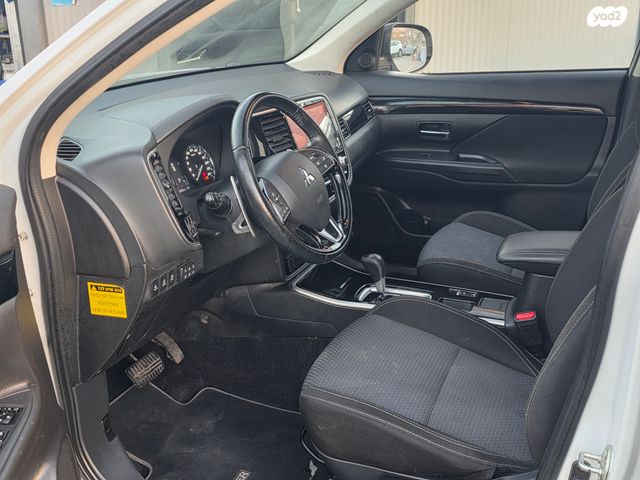 מיצובישי אאוטלנדר