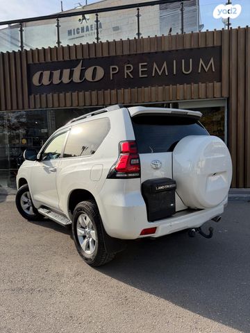 טויוטה לנד קרוזר