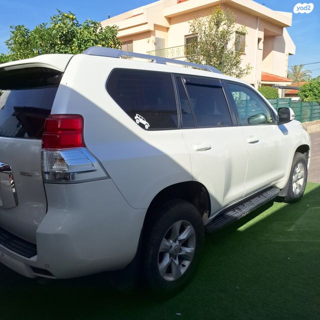 טויוטה לנד קרוזר