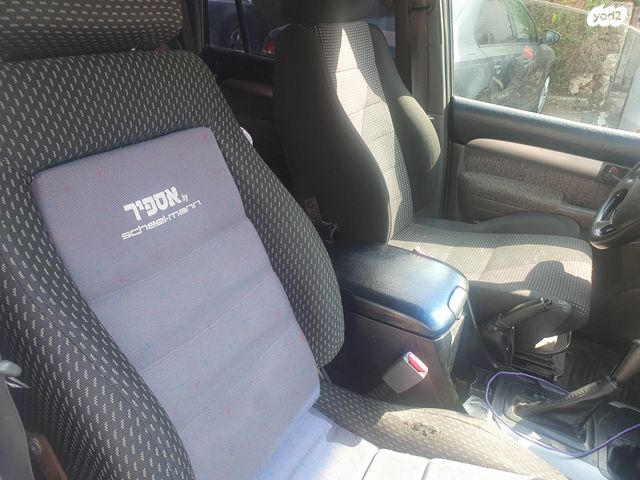 טויוטה לנד קרוזר