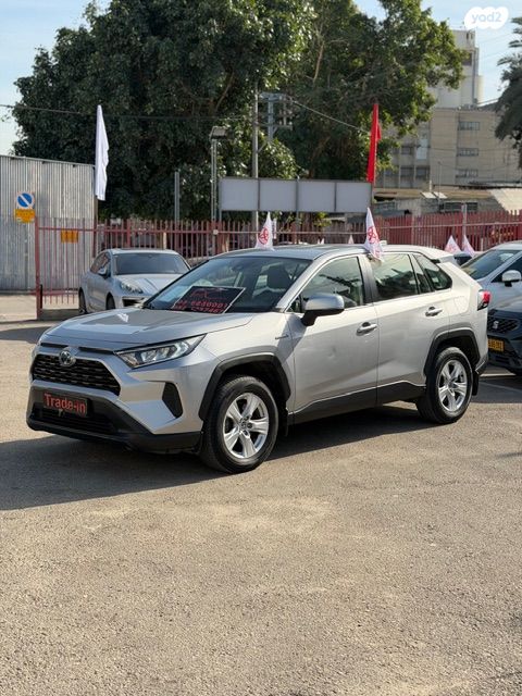 מודעת רכב טויוטה RAV4