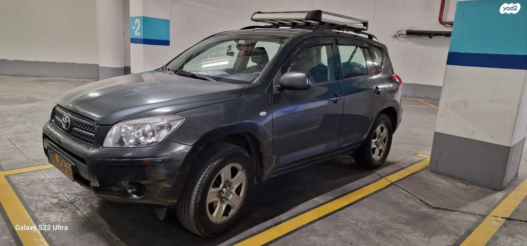 מודעת רכב טויוטה RAV4
