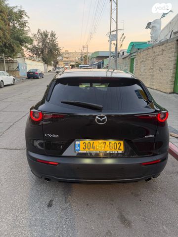 מודעת רכב מאזדה CX-30