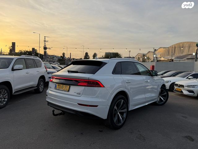 אאודי Q8