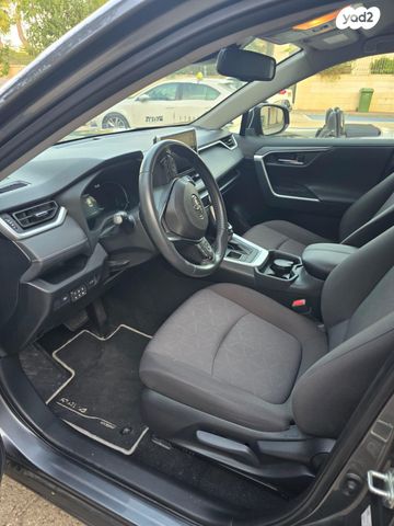 טויוטה RAV4