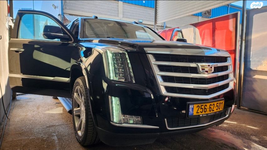 מודעת רכב קאדילק אסקלייד
