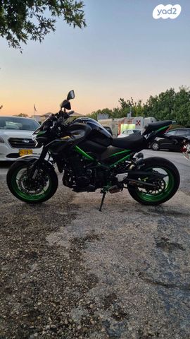 קאוואסאקי Z900