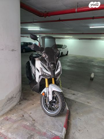 סאן יאנג ADX400