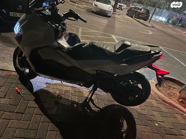 מודעת רכב סאן יאנג TL500