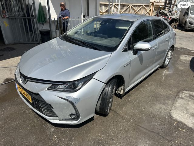 מודעת רכב טויוטה קורולה