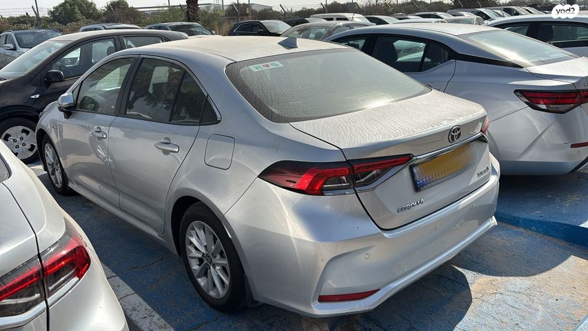 מודעת רכב טויוטה קורולה 1