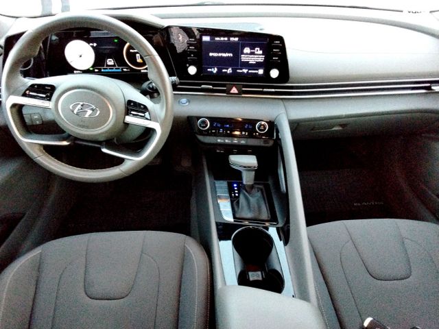 יונדאי אלנטרה