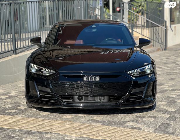 מודעת רכב אאודי E-tron GT