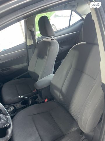 טויוטה קורולה