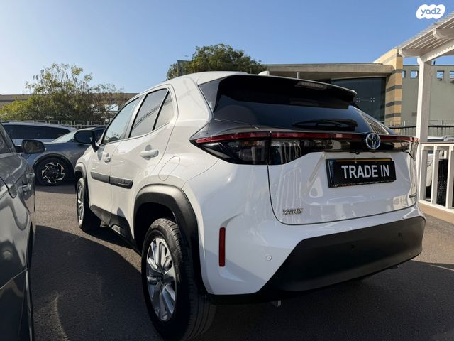 מודעת רכב טויוטה יאריס קרוס 1